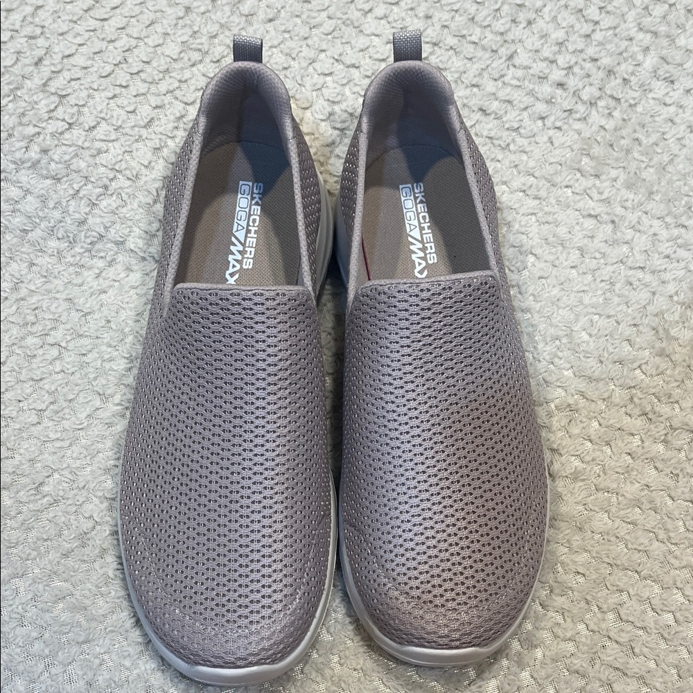 Skechers GO Walk Joy women's walking shoes. Size 9.